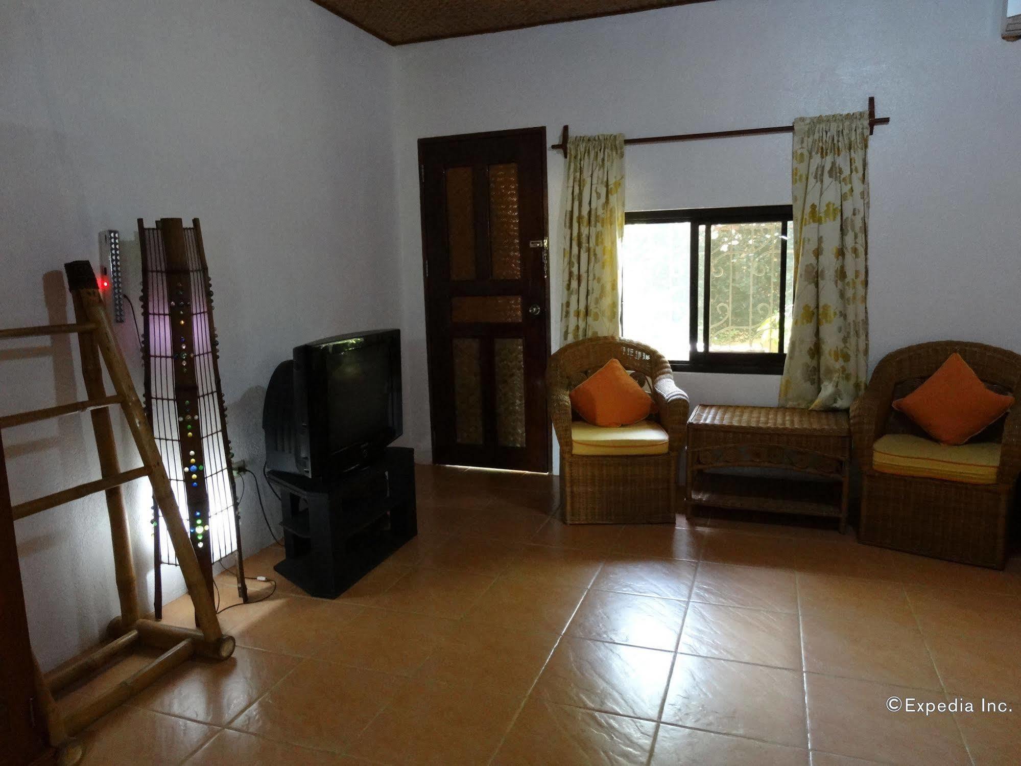 Hibiscus Garden Resort Puerto Princesa Екстер'єр фото